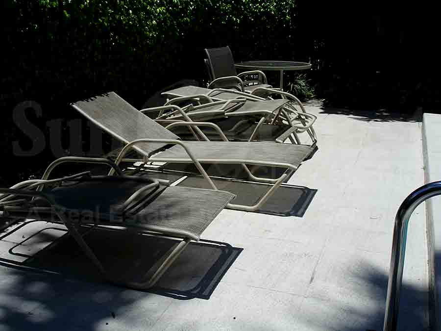 Kasota Bay Sun Deck Furnishings